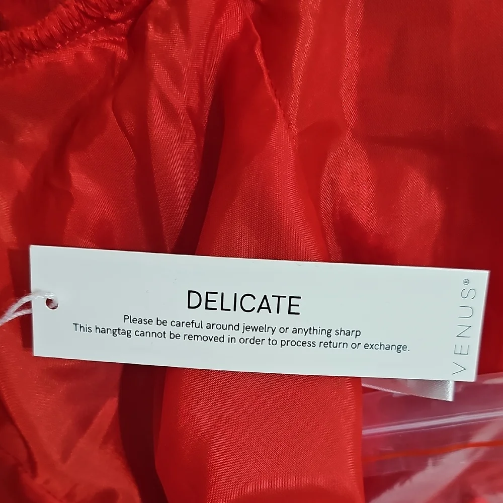 VENUS Vibrant Scarlet Lace Top NWT - Picture 3 of 7